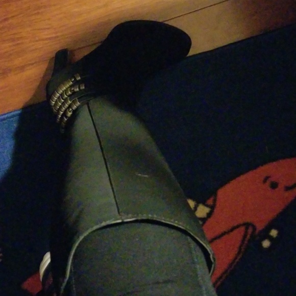 Boots - Picture 4 of 4